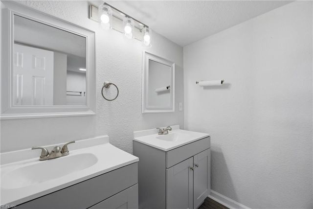 214 North St, Suffolk, VA 23434