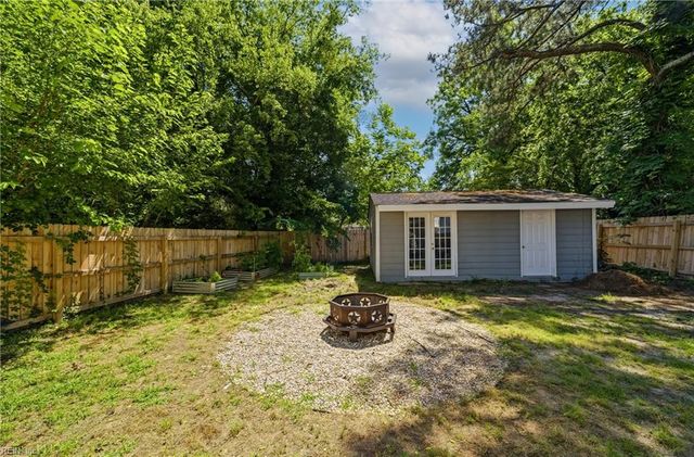 214 North St, Suffolk, VA 23434