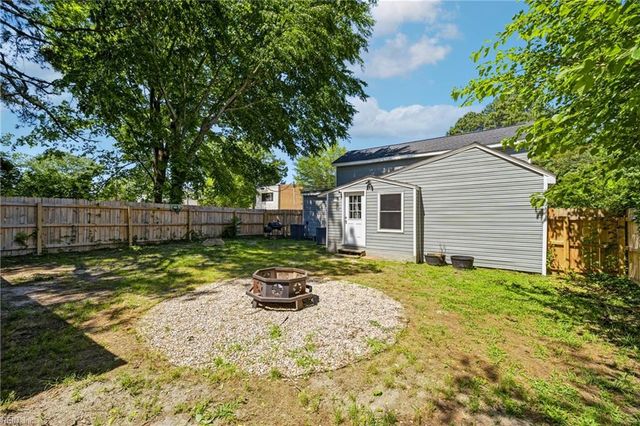 214 North St, Suffolk, VA 23434