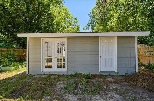 214 North St, Suffolk, VA 23434