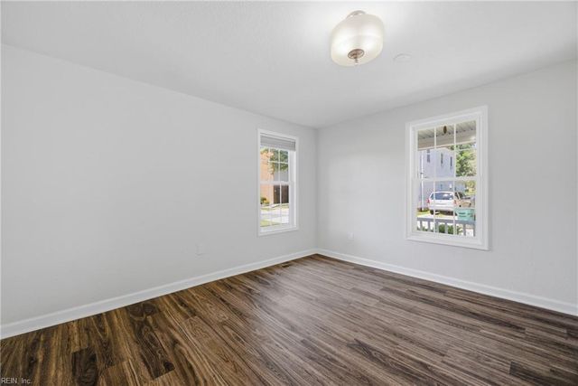214 North St, Suffolk, VA 23434
