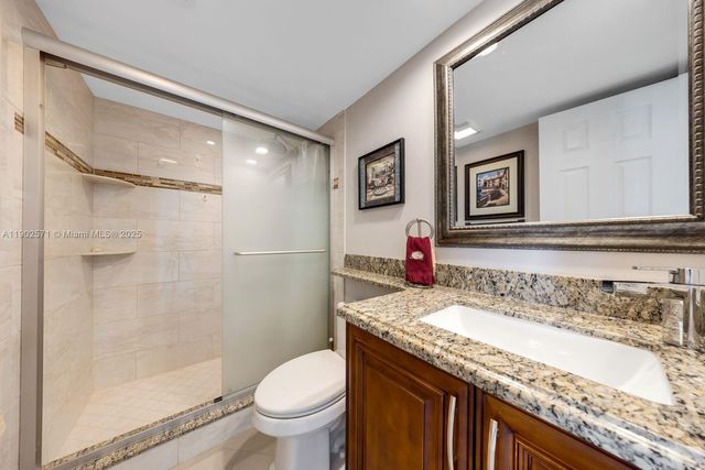 3095 N Course Dr 811, Pompano Beach, FL 33069