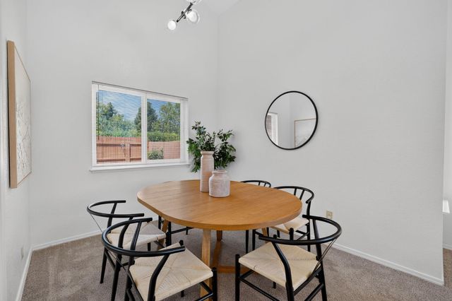 6111 Laguna Vale Way, Elk Grove, CA 95758