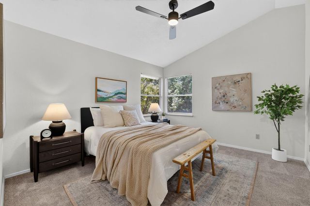 6111 Laguna Vale Way, Elk Grove, CA 95758