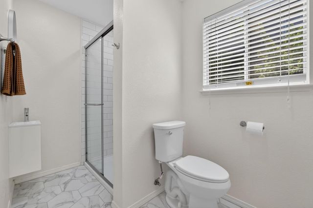 6111 Laguna Vale Way, Elk Grove, CA 95758
