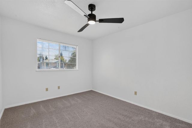 6111 Laguna Vale Way, Elk Grove, CA 95758