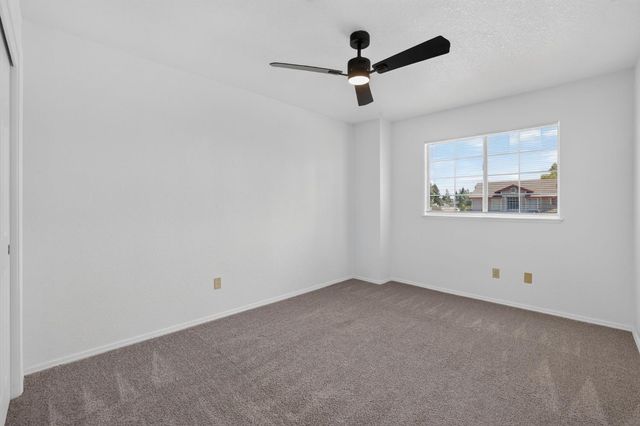 6111 Laguna Vale Way, Elk Grove, CA 95758
