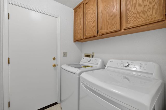 6111 Laguna Vale Way, Elk Grove, CA 95758