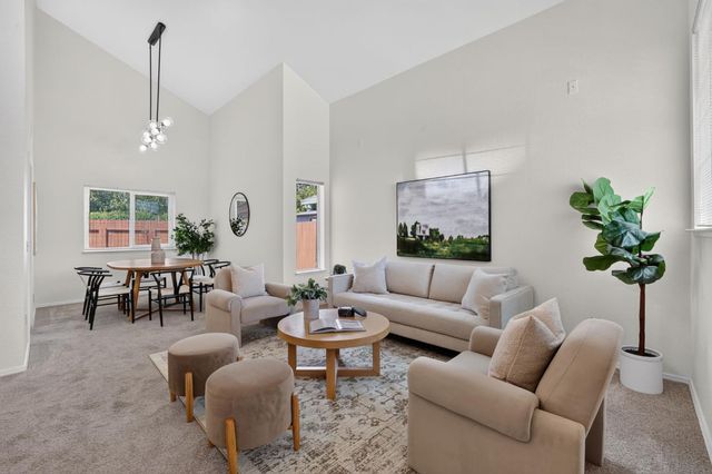 6111 Laguna Vale Way, Elk Grove, CA 95758