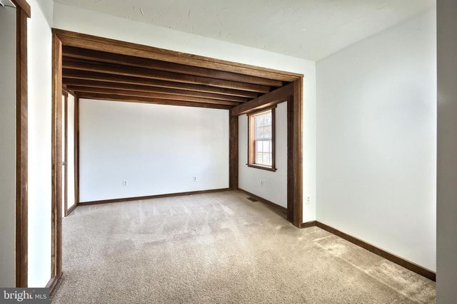 5077 SNYDER MILL RD, Spring Grove, PA 17362