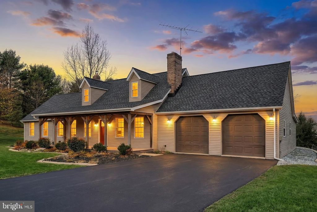 5077 SNYDER MILL RD, Spring Grove, PA 17362