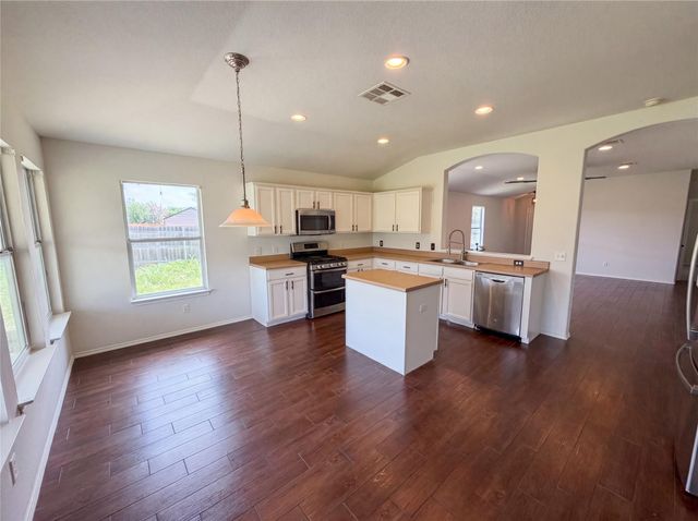 12816 Wooly Bucket CV, Elgin, TX 78621