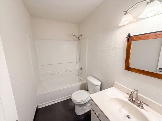 12816 Wooly Bucket CV, Elgin, TX 78621