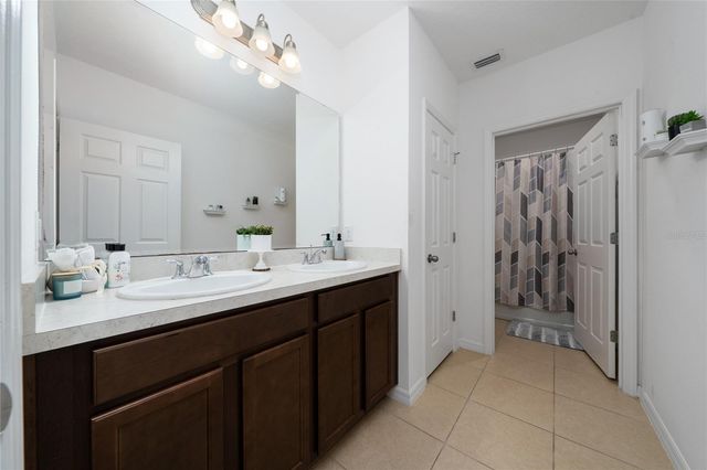 669 JUPITER BEACH ROAD, Groveland, FL 34736