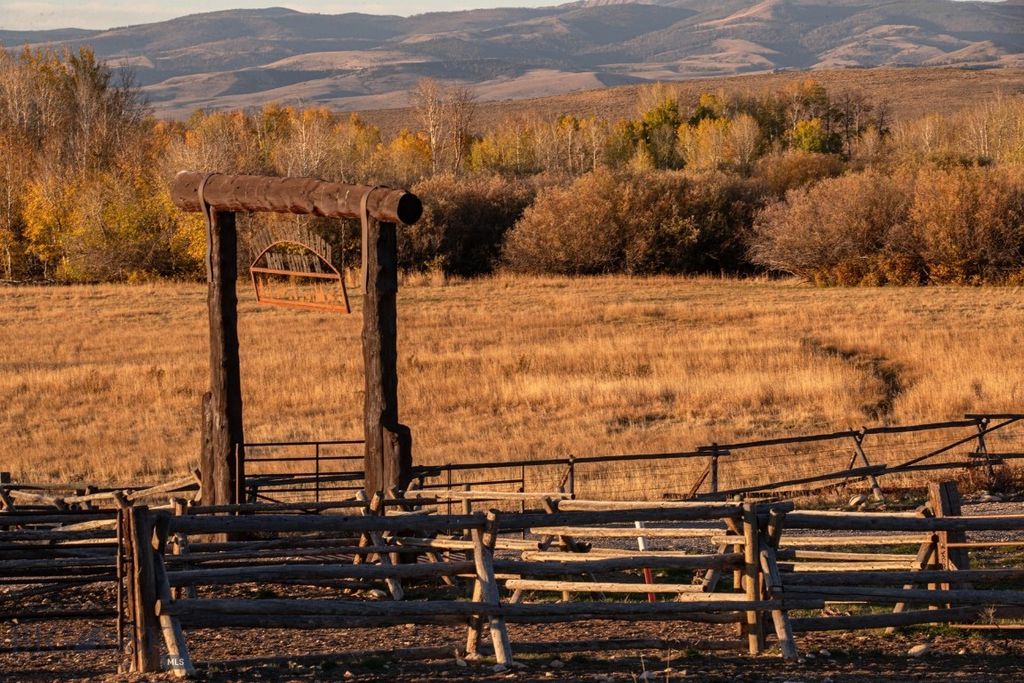 3007 Coyote Creek, Dillon, MT 59725 photo 2