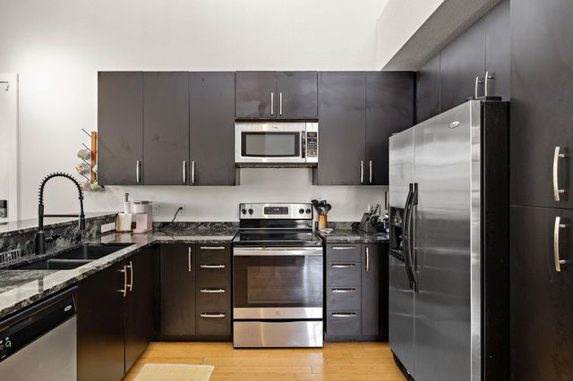 907 Duncan LN 302, Austin, TX 78705