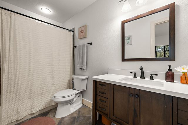 907 Duncan LN 302, Austin, TX 78705