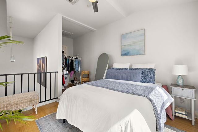 907 Duncan LN 302, Austin, TX 78705