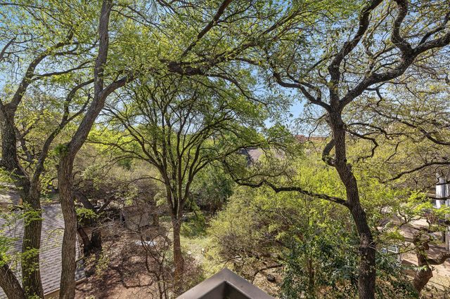 907 Duncan LN 302, Austin, TX 78705