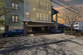 907 Duncan LN 302, Austin, TX 78705