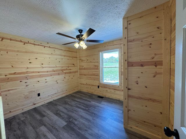 18734 Griffith Road, Logan, OH 43138