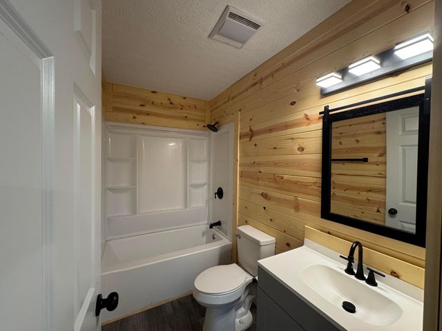 18734 Griffith Road, Logan, OH 43138