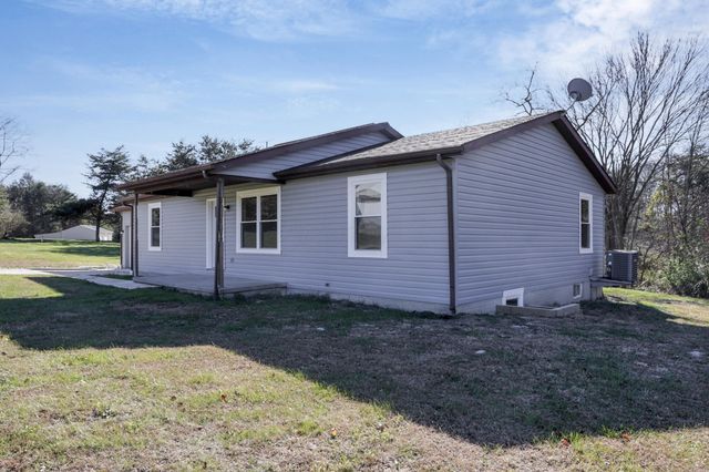 18734 Griffith Road, Logan, OH 43138