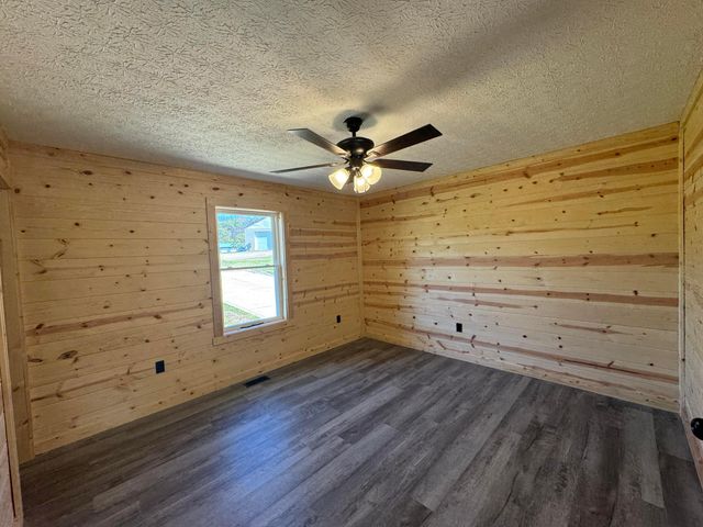 18734 Griffith Road, Logan, OH 43138