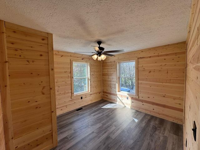 18734 Griffith Road, Logan, OH 43138