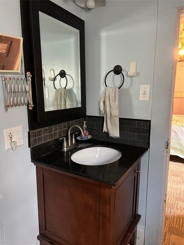 1429 E Caro Road, Caro, MI 48723