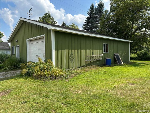 1429 E Caro Road, Caro, MI 48723