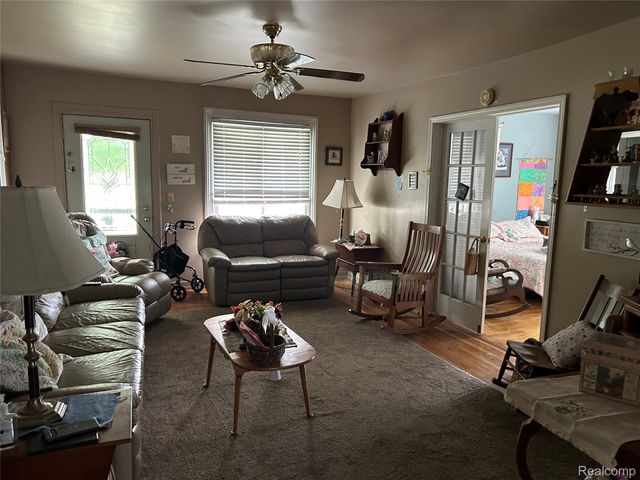 1429 E Caro Road, Caro, MI 48723