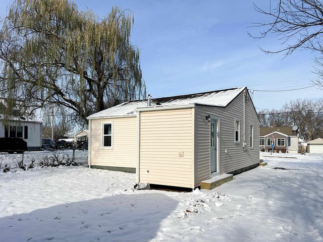 1388 Carman Street, Burton, MI 48529