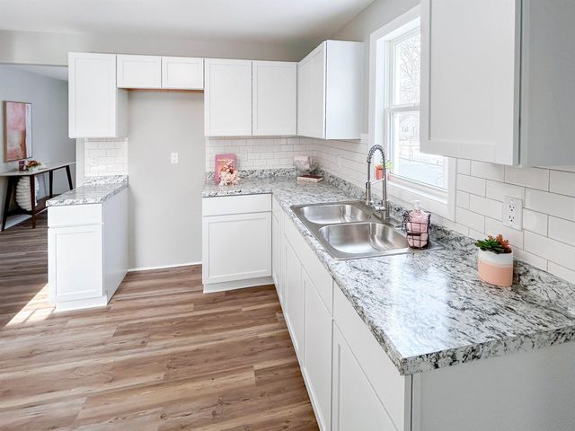 1388 Carman Street, Burton, MI 48529