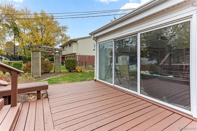 16515 Festian Drive, Clinton Township, MI 48035