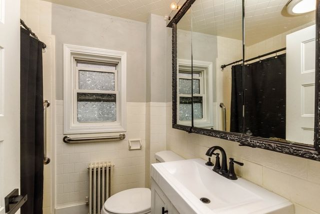 33 Henry Street, Fitchburg, MA 01420