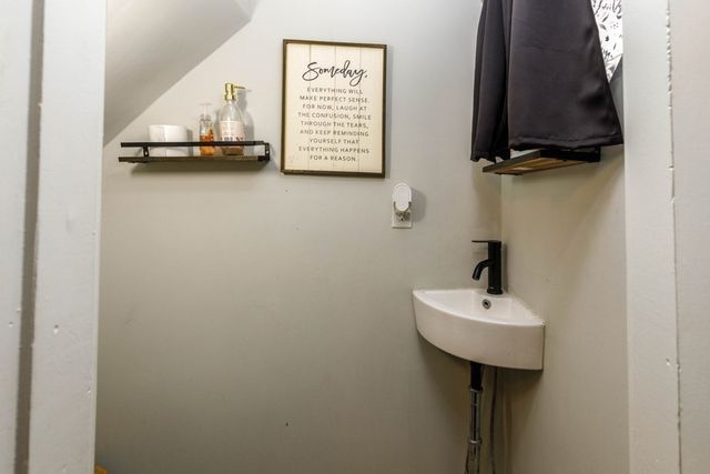 33 Henry Street, Fitchburg, MA 01420