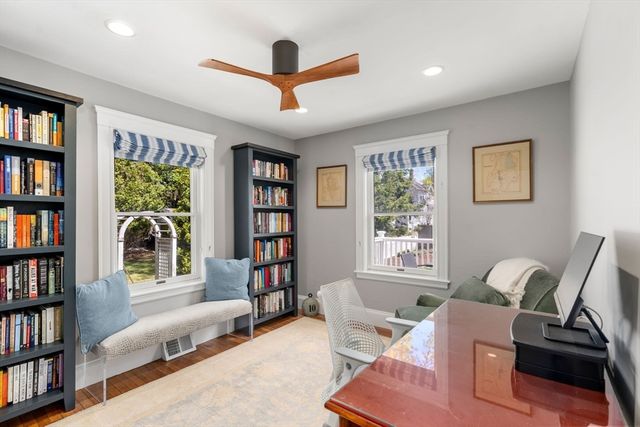 11 Fairlawn St, Needham, MA 02492