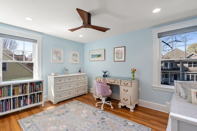 11 Fairlawn St, Needham, MA 02492