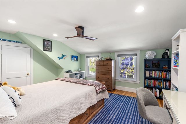 11 Fairlawn St, Needham, MA 02492