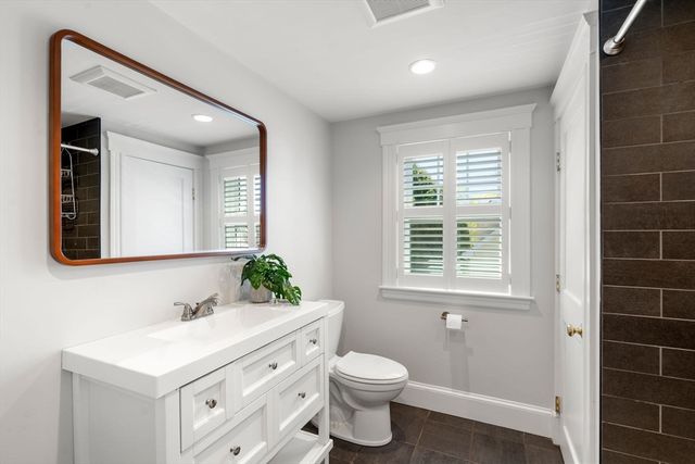 11 Fairlawn St, Needham, MA 02492