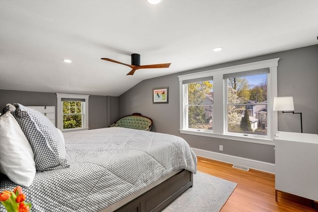 11 Fairlawn St, Needham, MA 02492