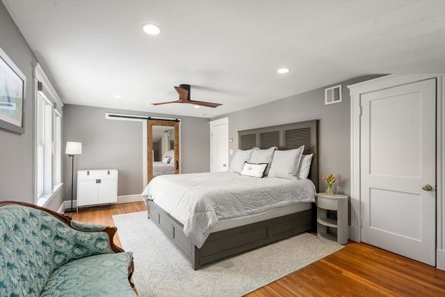11 Fairlawn St, Needham, MA 02492