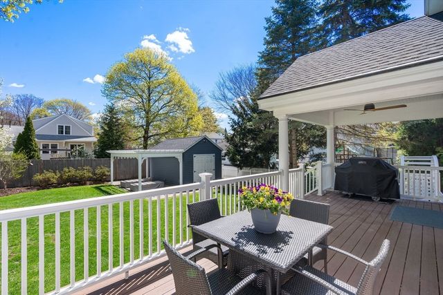 11 Fairlawn St, Needham, MA 02492