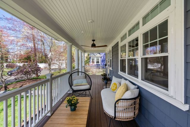 11 Fairlawn St, Needham, MA 02492