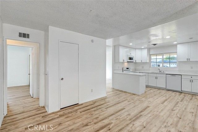 10532 Eton, Chatsworth (los Angeles), CA 91311