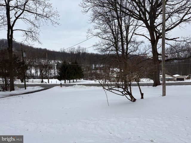 311 LONGVIEW RD, Boyertown, PA 19512