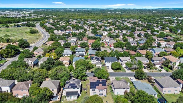 8007 Bramble Bush DR, Austin, TX 78747