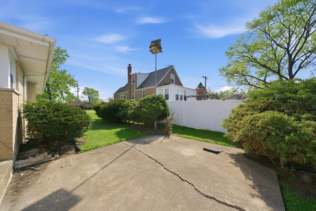 16560 Greenwood Avenue, South Holland, IL 60473
