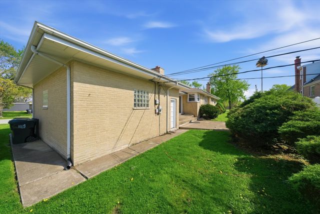 16560 Greenwood Avenue, South Holland, IL 60473